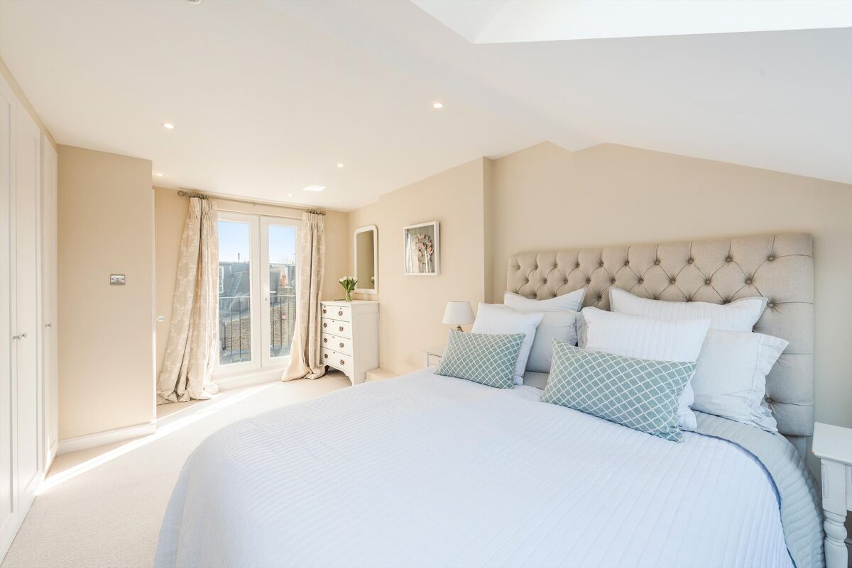 house for sale in Alderville Road, Fulham, SW6 FLH012159012 Knight