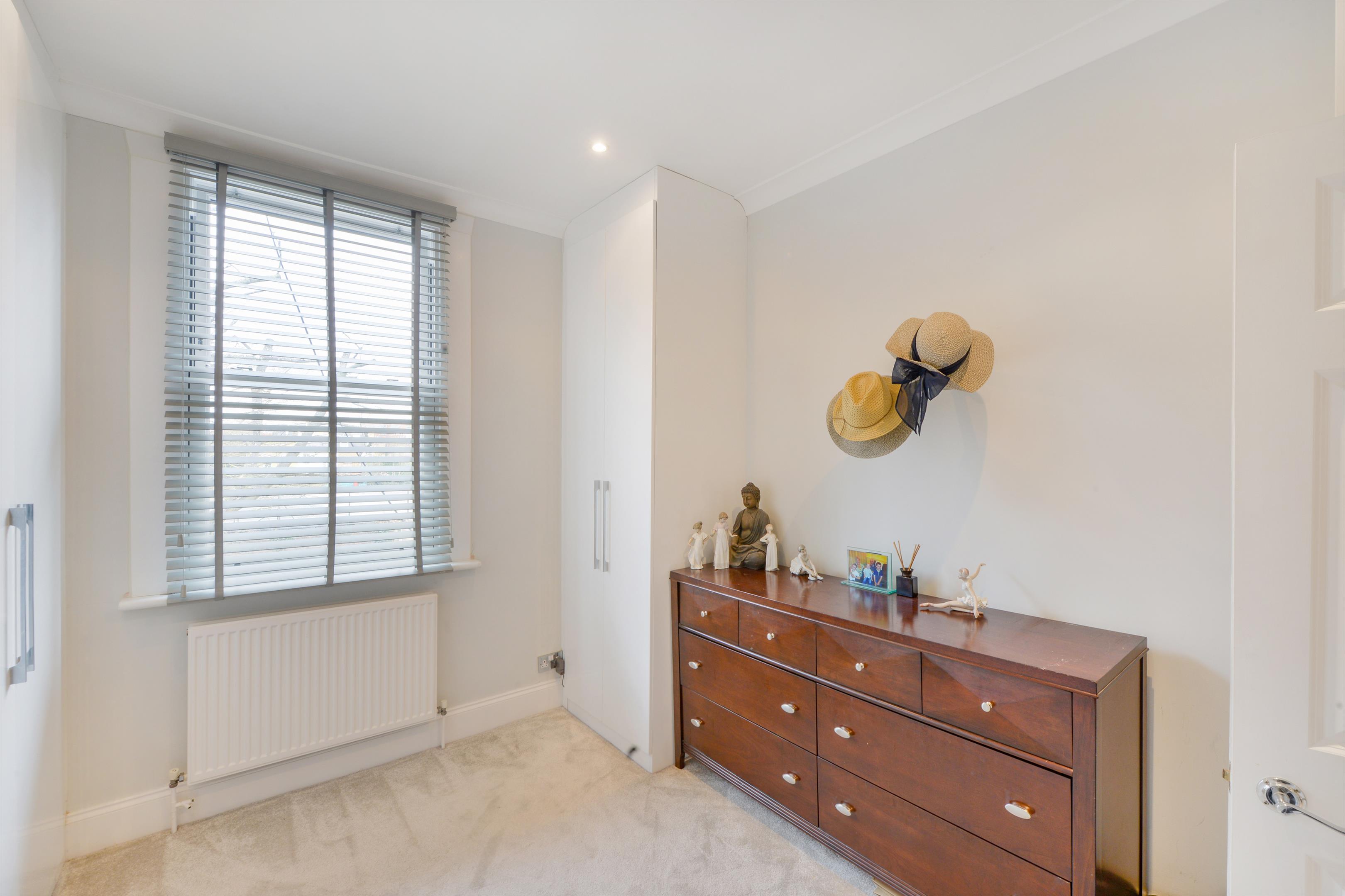 Flat For Sale In Bronsart Road, Fulham, SW6 - Flh012170665 | Knight Frank