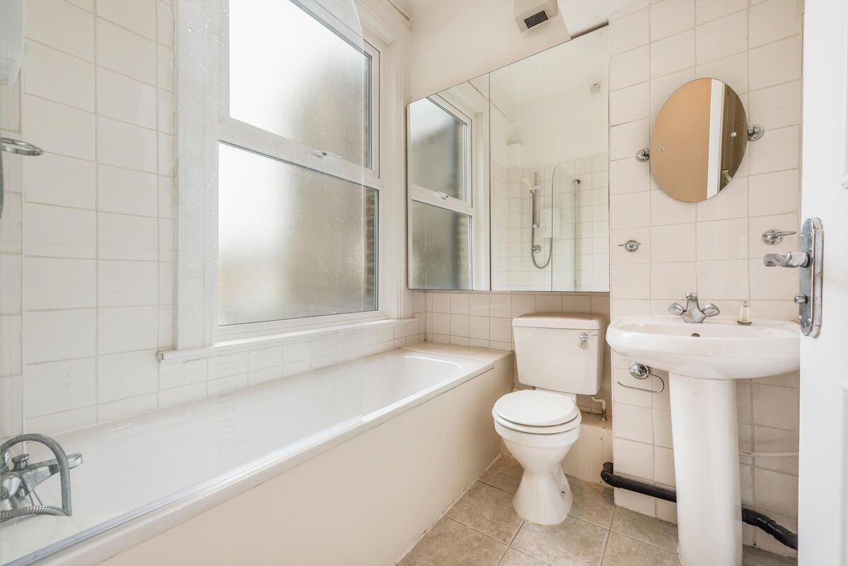 flat for sale in New Kings Road, Fulham, SW6 FLH012174750 Knight Frank