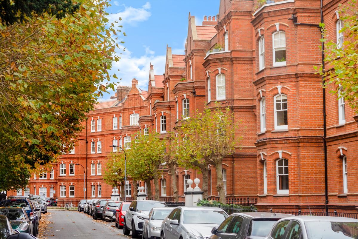 flat for sale in Queen's Club Gardens, London, W14 - FLH012178635 | Knight  Frank