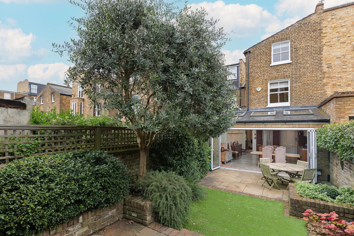 house for sale in Blake Gardens, London, SW6. FLH012215838 Knight Frank