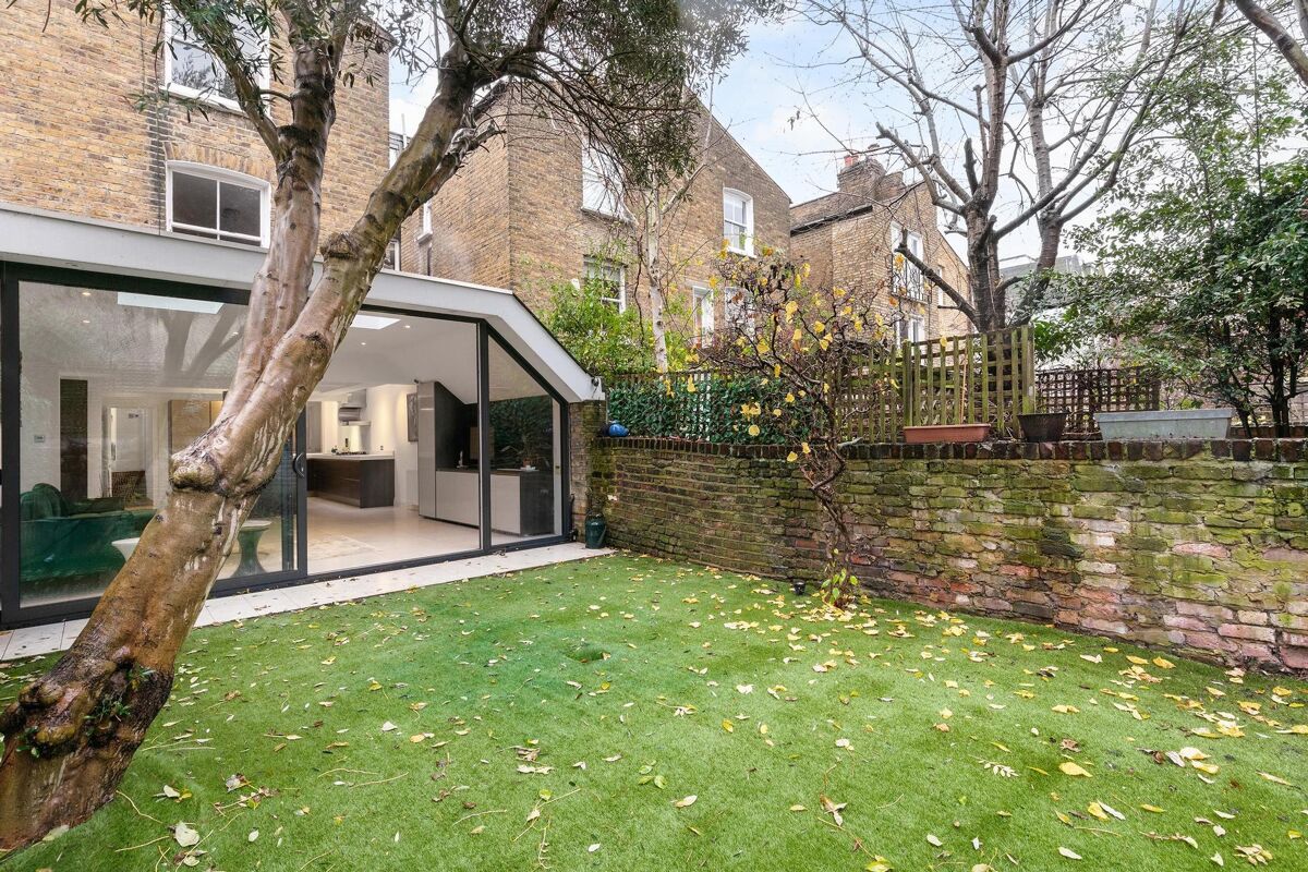 house for sale in Wandsworth Bridge Road, London, SW6 FLH012308598