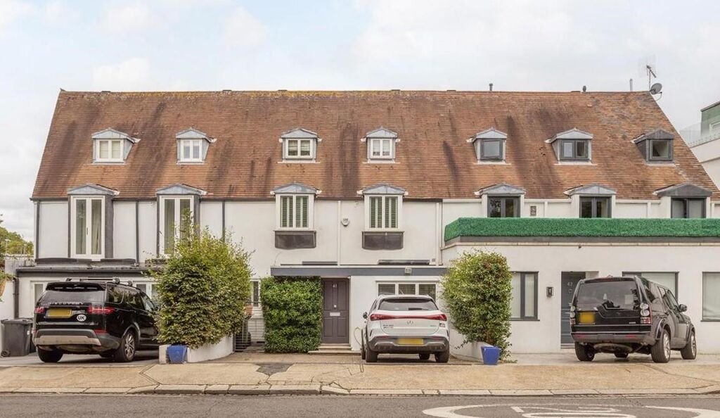 Image of Broomhouse Lane, Fulham, London, SW6