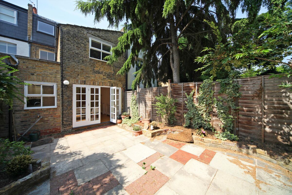house for sale in Broughton Road, London, SW6 FLH012317859 Knight Frank