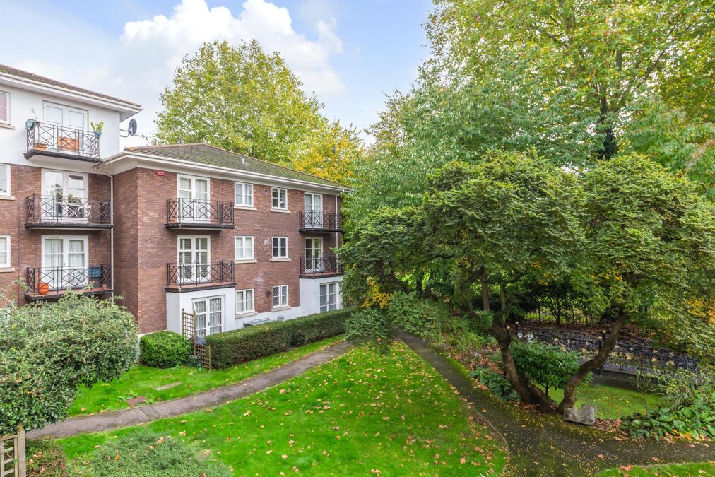 Image of Brompton Park Crescent, London, SW6