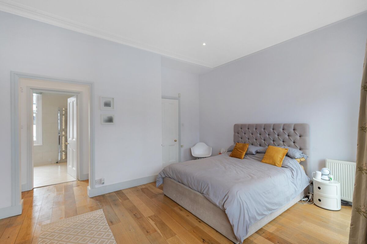 house for sale in Harbledown Road, London, SW6 FLH012327561 Knight