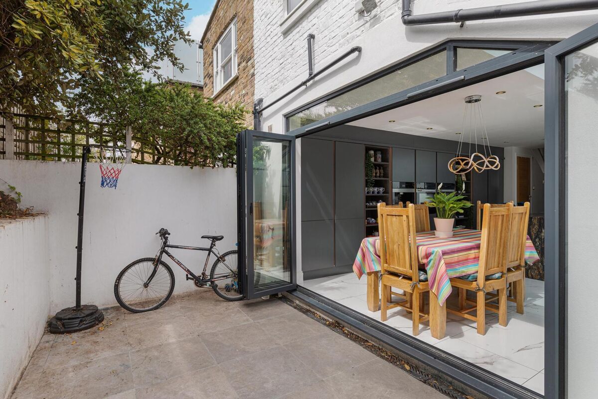 house for sale in Burnthwaite Road, London, SW6 FLH012340894 Knight