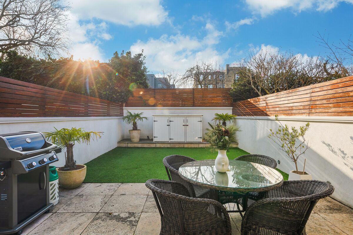 house for sale in Irene Road, Fulham, London, SW6 FLH012357797