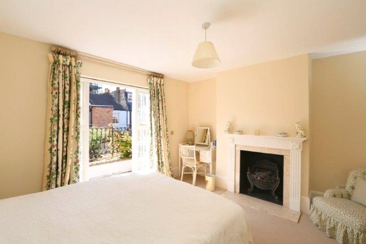 house for sale in Bovingdon Road, Fulham, London, SW6 FLH130042