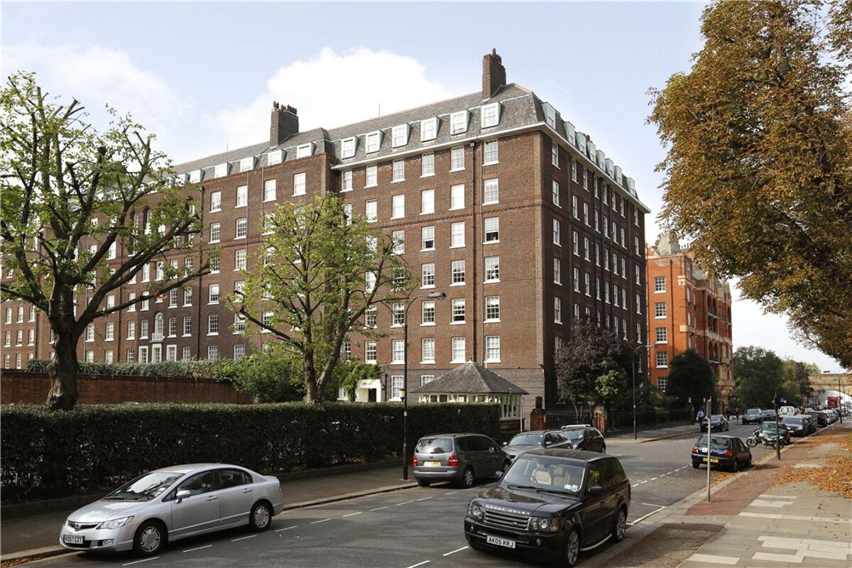 flat for sale in Rivermead Court, Ranelagh Gardens, Fulham, London, SW6