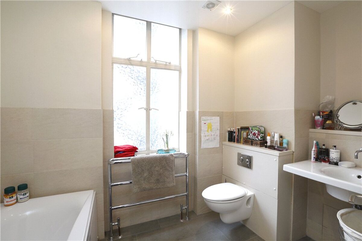 flat for sale in Rivermead Court, Ranelagh Gardens, Fulham, London, SW6