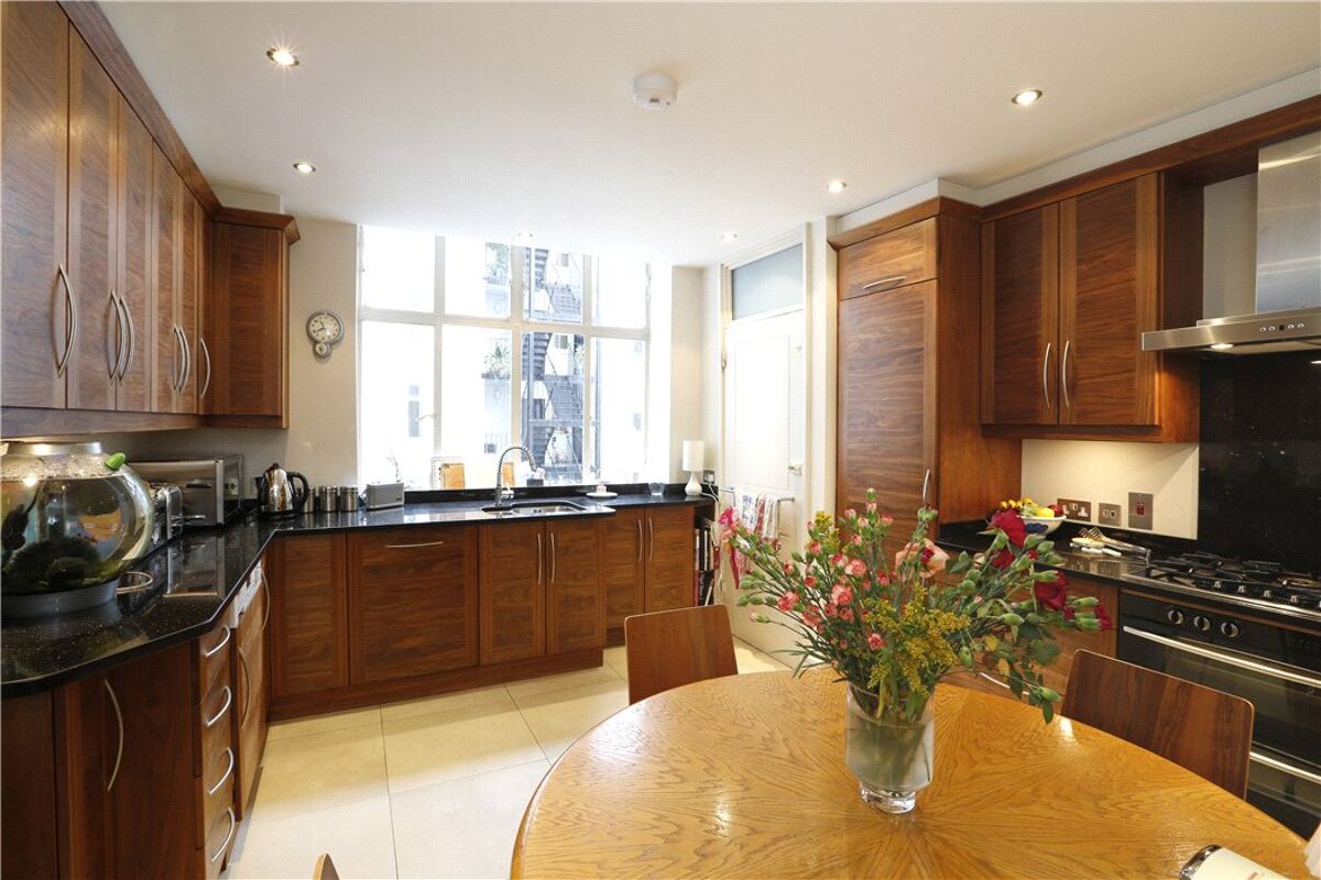 flat for sale in Rivermead Court, Ranelagh Gardens, Fulham, London, SW6