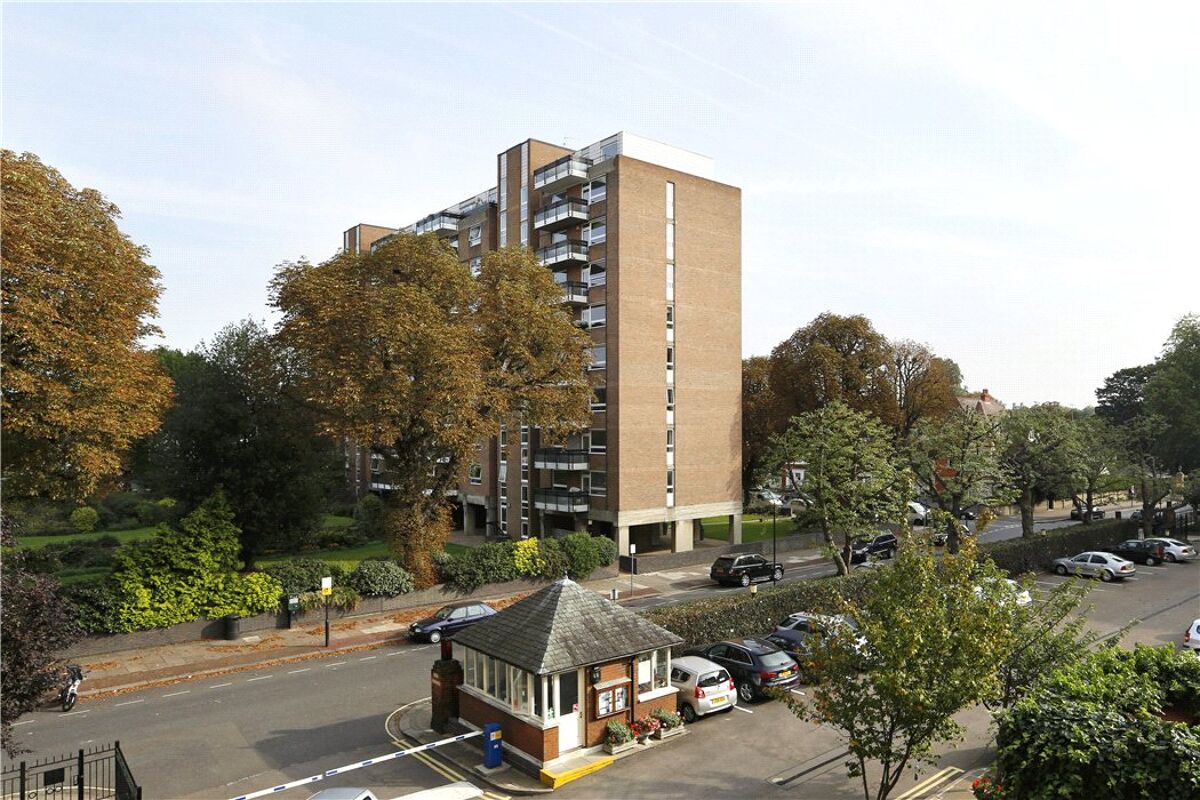 flat for sale in Rivermead Court, Ranelagh Gardens, Fulham, London, SW6