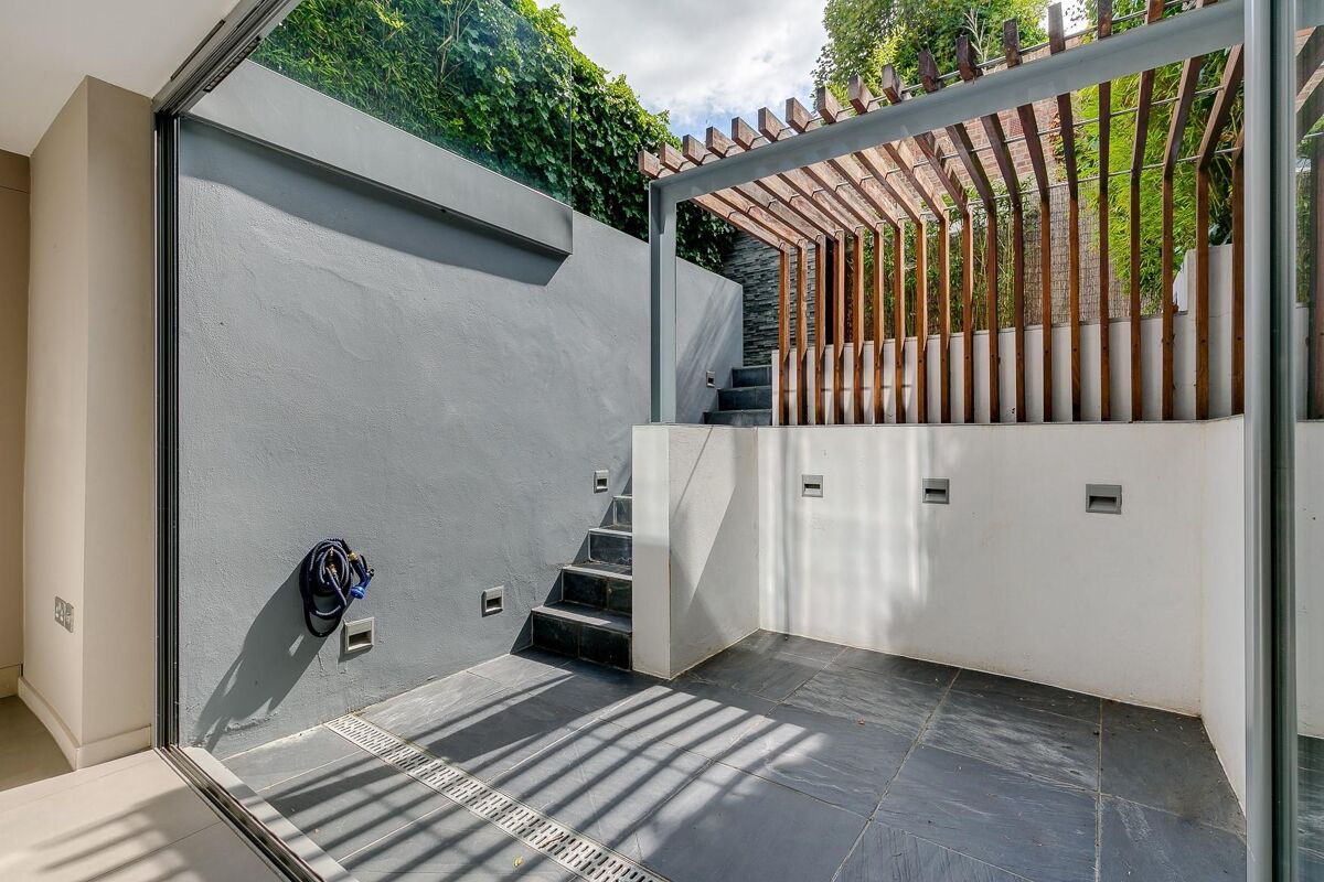 house for sale in Waterford Road, Fulham, SW6 FLH140202 Knight Frank