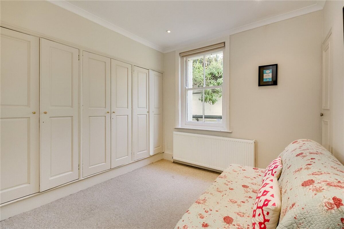 flat for sale in Spencer Mansions, Queen's Club Gardens, Barons Court