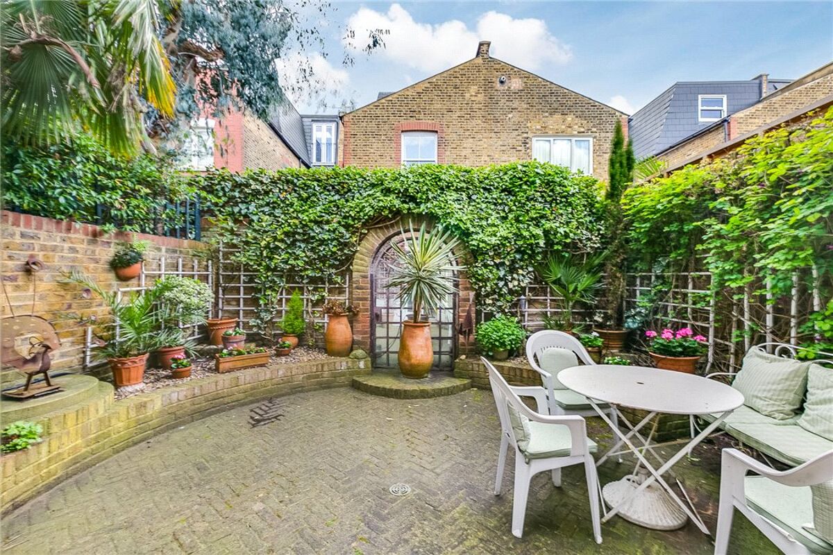 house for sale in Chipstead Street, Peterborough Estate, Parsons Green