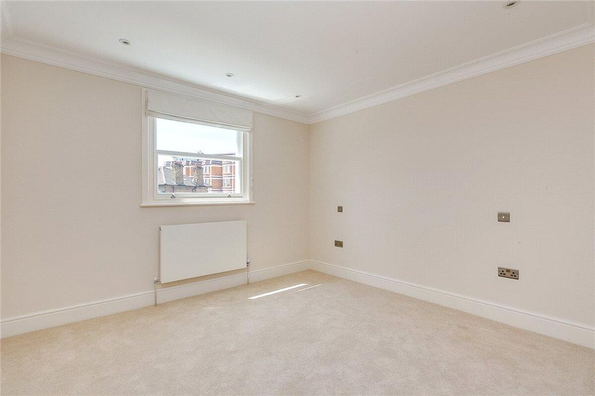flat for sale in Shottendane Road, Fulham, SW6. FLH180087 Knight Frank