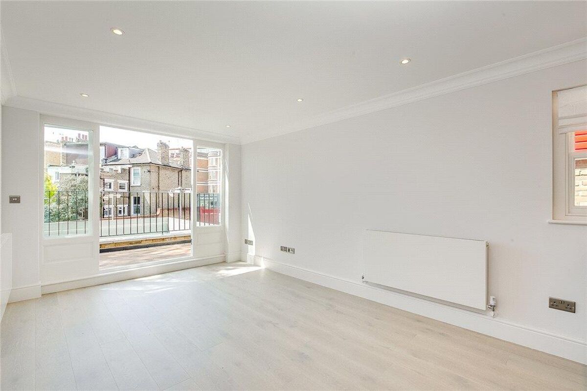 flat for sale in Shottendane Road, Fulham, SW6. FLH180087 Knight Frank