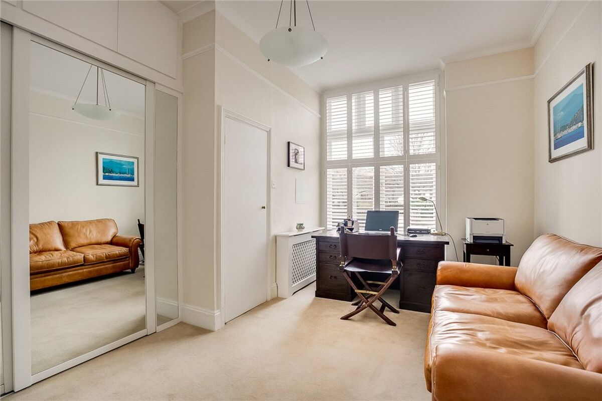flat for sale in Hurlingham Court, Ranelagh Gardens, London, SW6