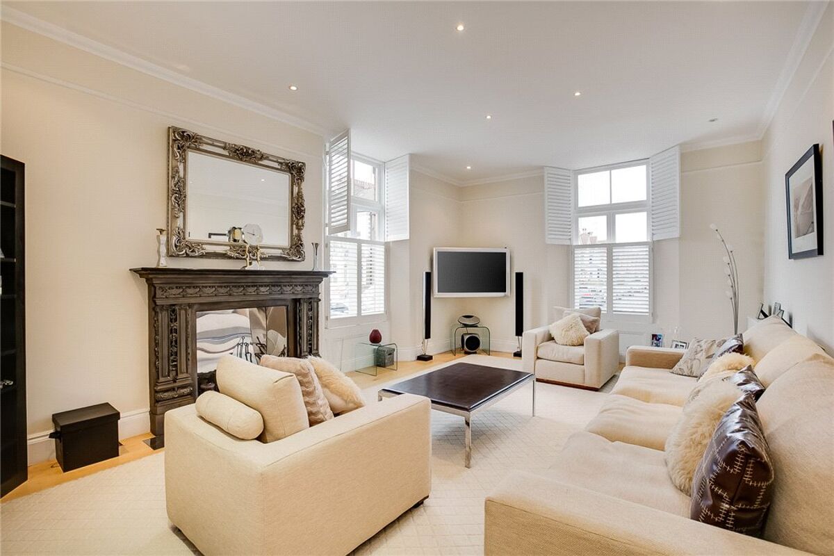 flat for sale in Hurlingham Court, Ranelagh Gardens, London, SW6