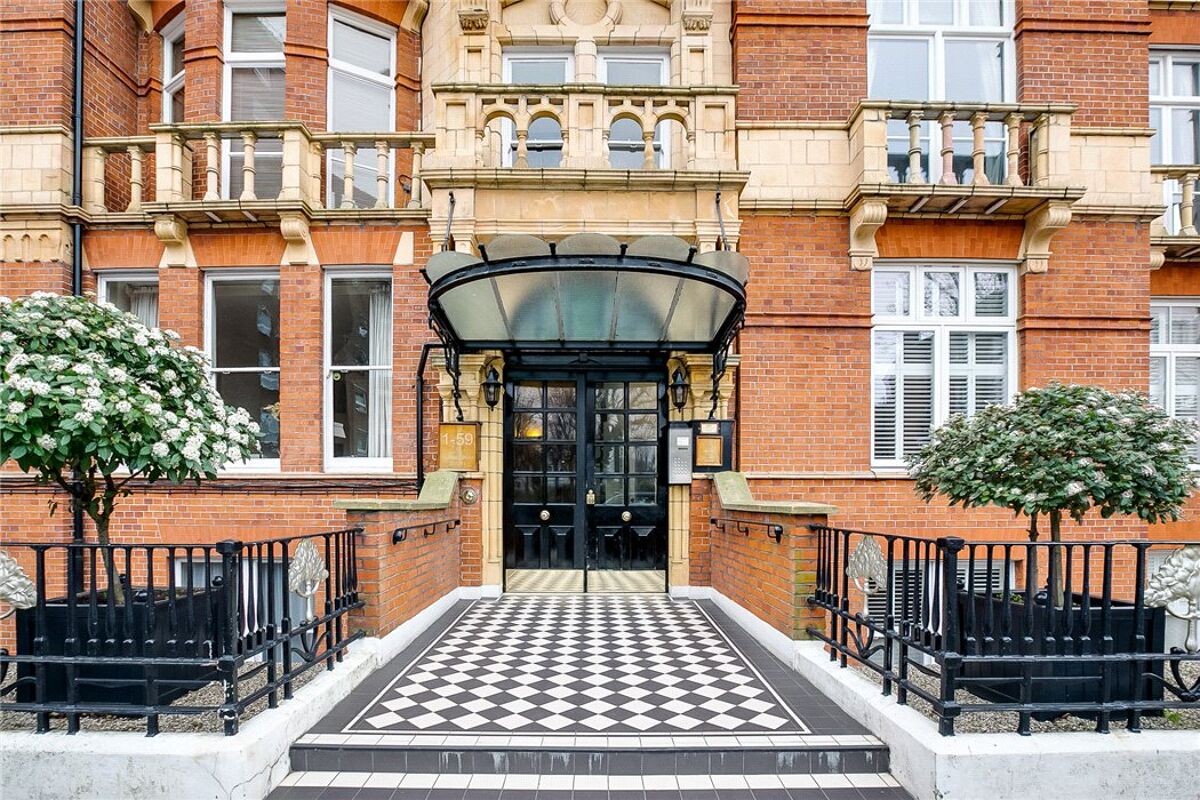 flat for sale in Hurlingham Court, Ranelagh Gardens, London, SW6