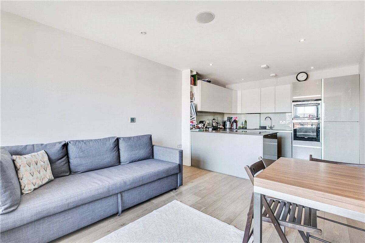 flat for sale in Riverton Apartments, 132 Wandsworth Bridge Road