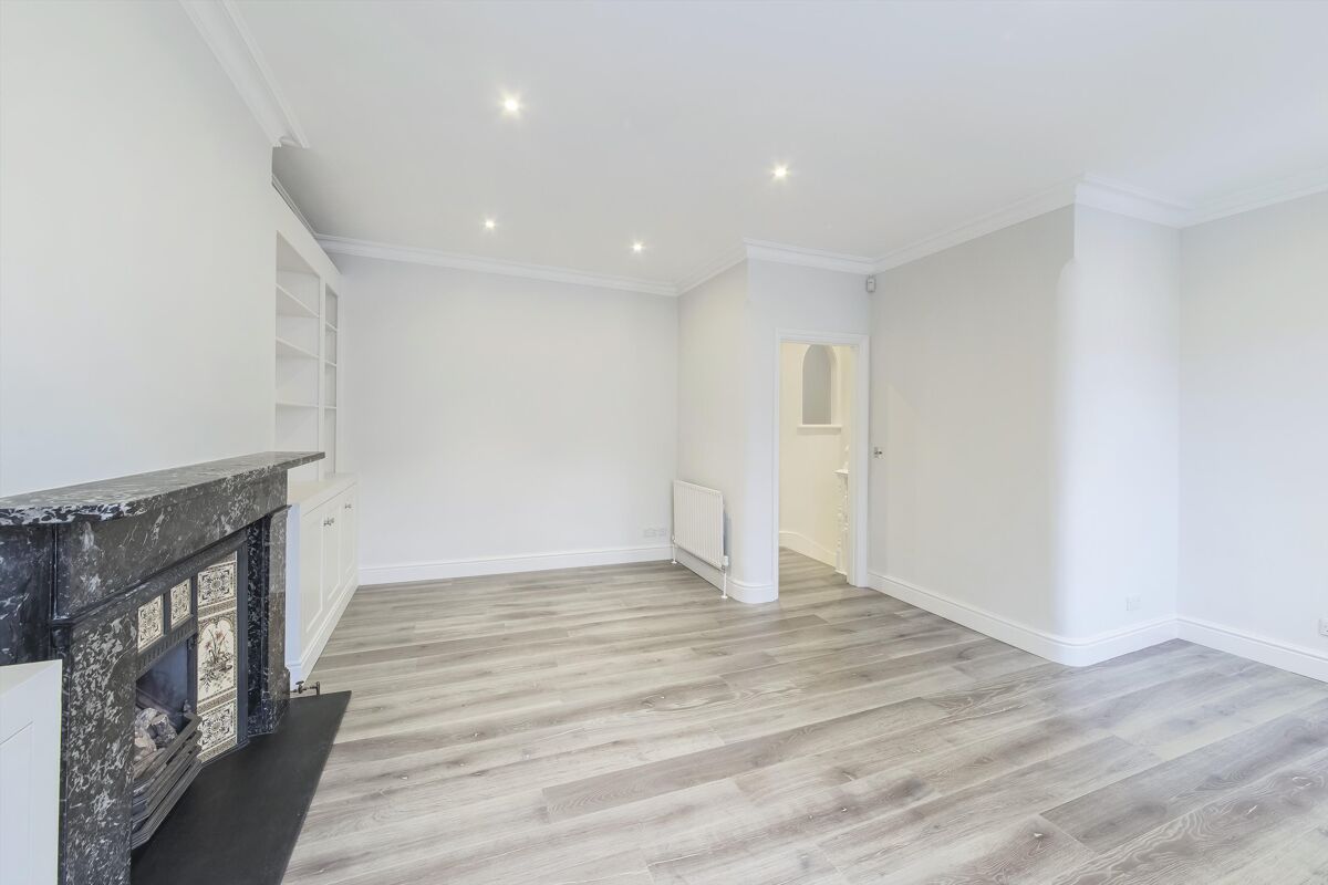flat for sale in Crookham Road, Fulham, London, SW6 FLH200011