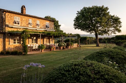 Picture of 7 bedroom farmhouse for sale.