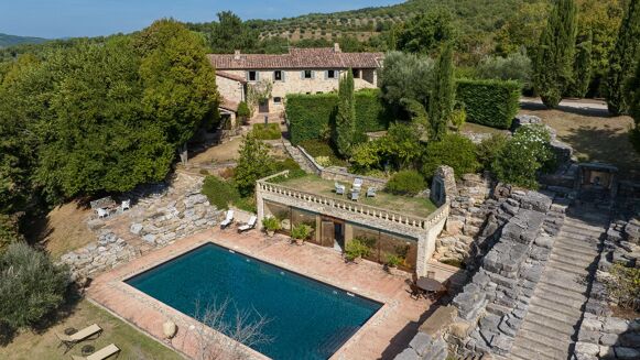 Picture of 9 bedroom farmhouse for sale.
