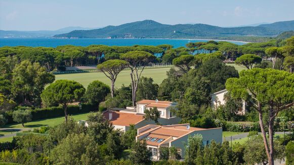 Picture of 3-6 bedroom villa for sale.