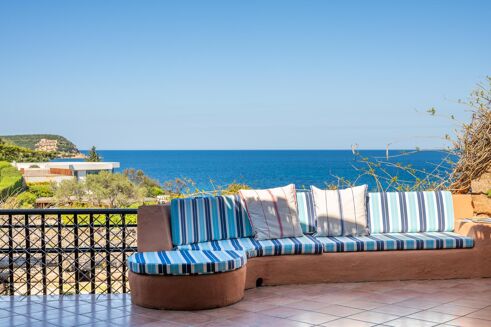 Picture of 3 bedroom apartment for sale.