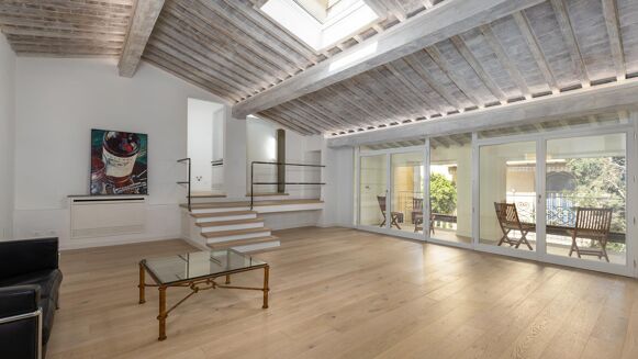 Picture of 3 bedroom townhouse for sale.