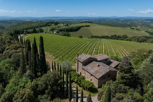 Picture of 5 bedroom farmhouse for sale.