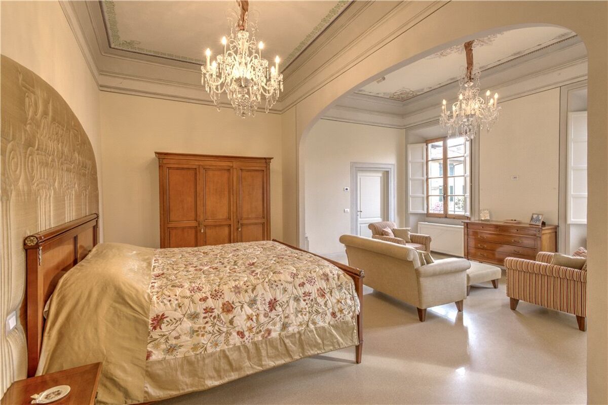 apartment for sale in Palazzo Bardi, Florence FLO170039 Knight Frank