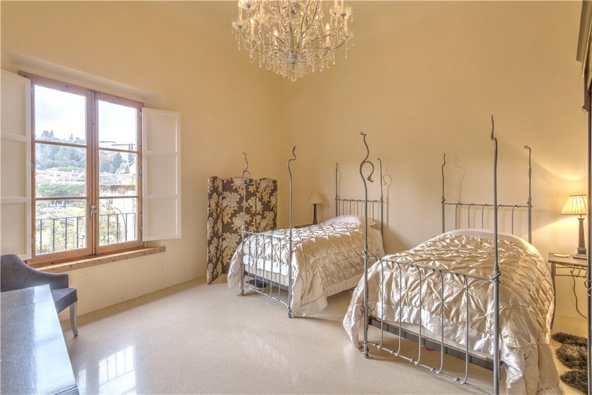 apartment for sale in Palazzo Bardi, Florence FLO170039 Knight Frank