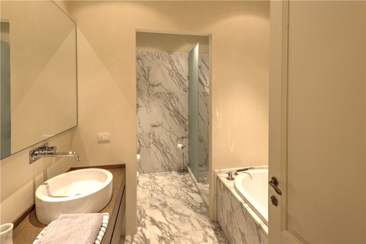 apartment for sale in Palazzo Bardi, Florence FLO170039 Knight Frank