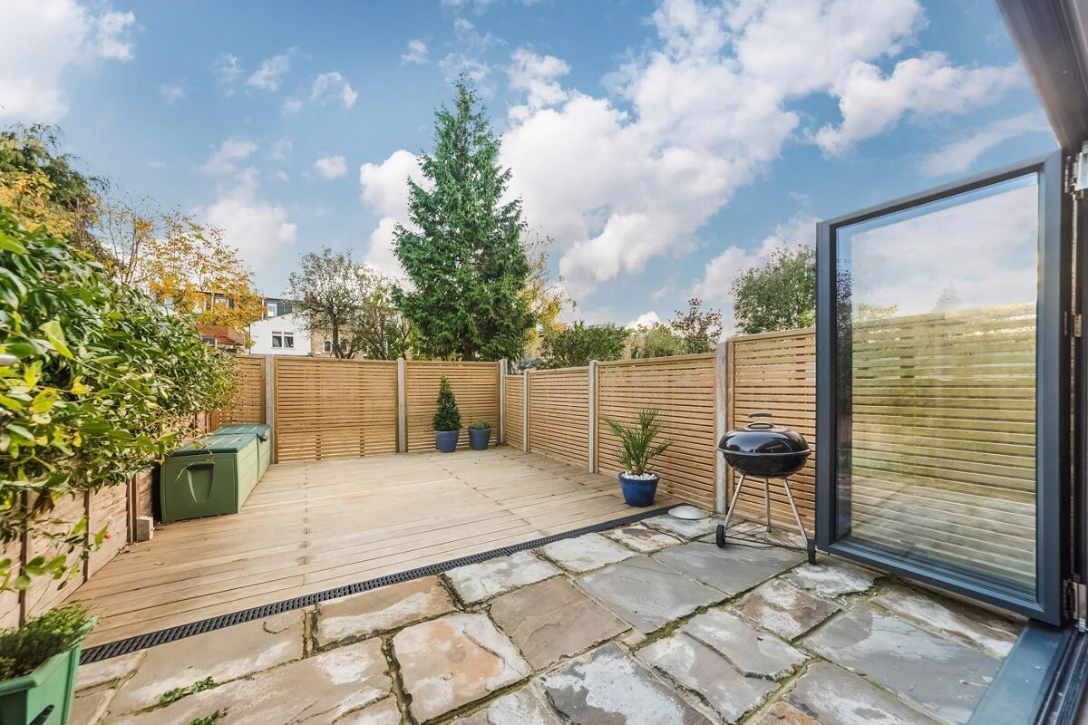 flat to rent in Niton Street, Fulham, London, SW6 FLQ012011368