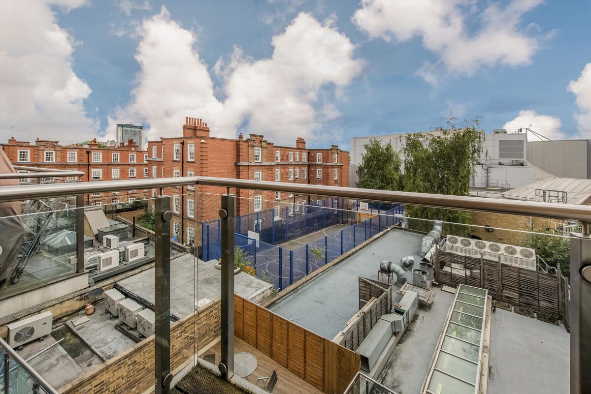 flat to rent in 55 Fulham Broadway, Fulham, London, SW6 FLQ012041784