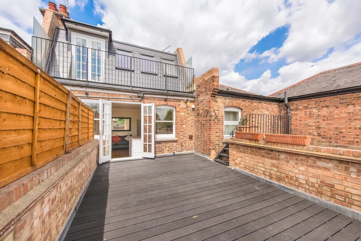 flat to rent in Fulham Road, Fulham, London, SW6 FLQ012117867