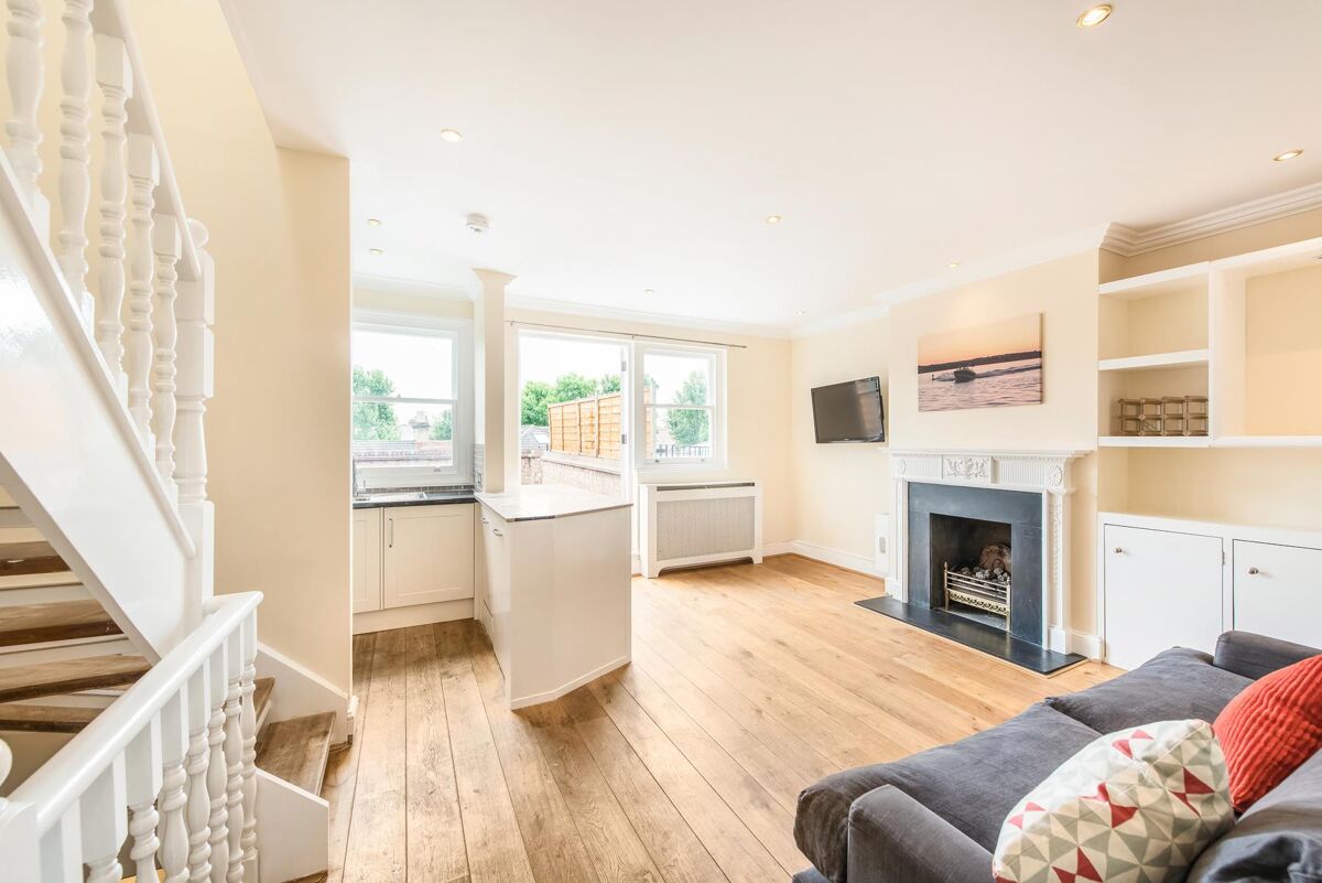 flat to rent in Fulham Road, Fulham, London, SW6 FLQ012117867