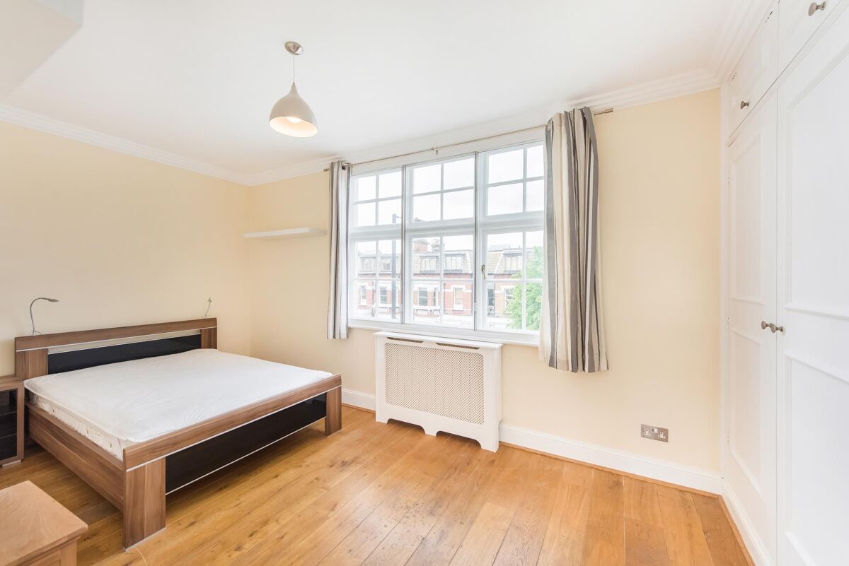 flat to rent in Fulham Road, Fulham, London, SW6 FLQ012117867
