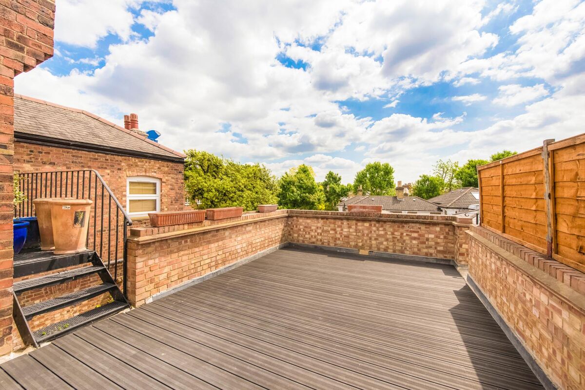 flat to rent in Fulham Road, Fulham, London, SW6 FLQ012117867