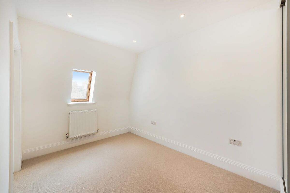 flat to rent in Brecon Road, London, W6 FLQ012171097 Knight Frank