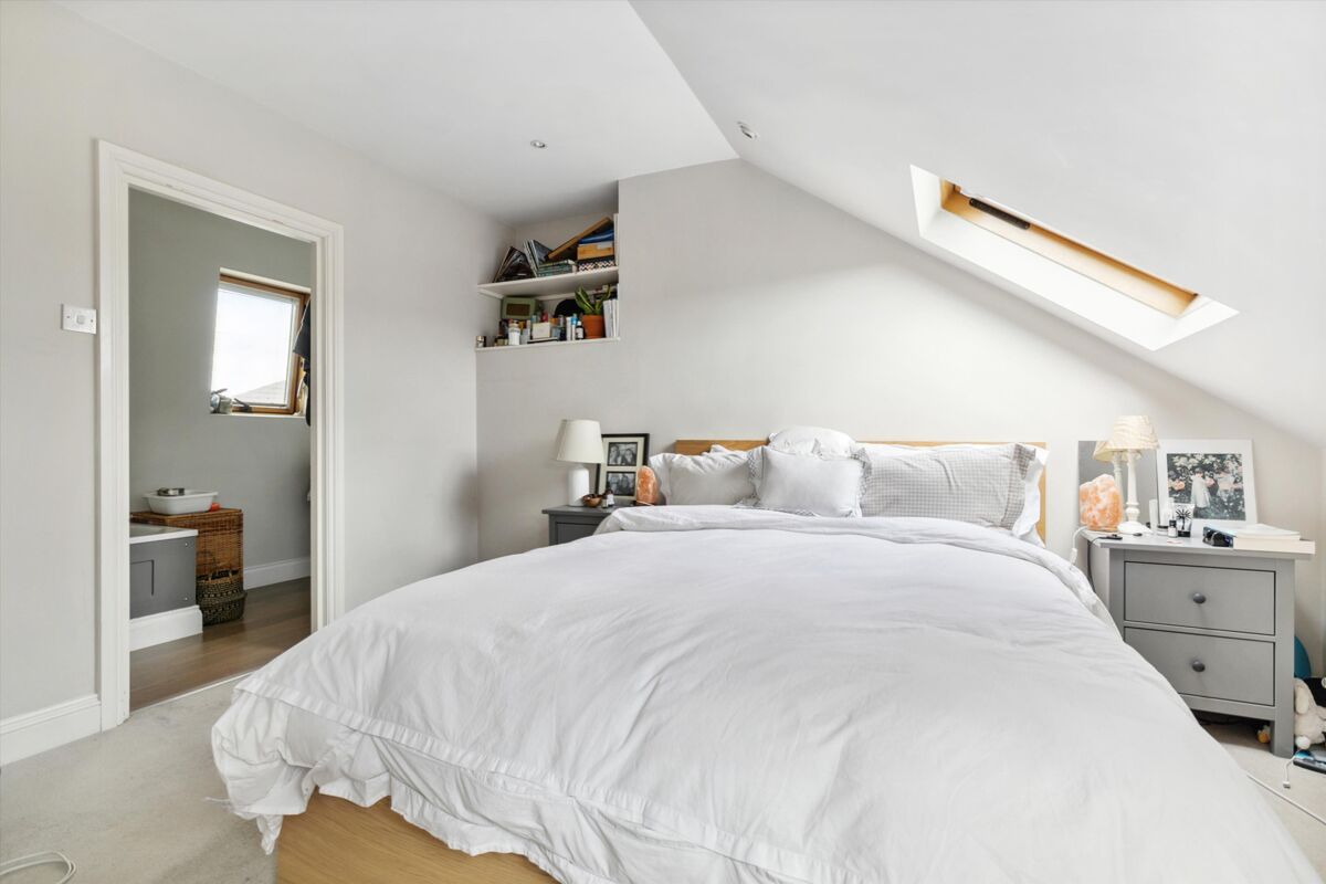 to rent in Winchendon Road, Fulham, London, SW6