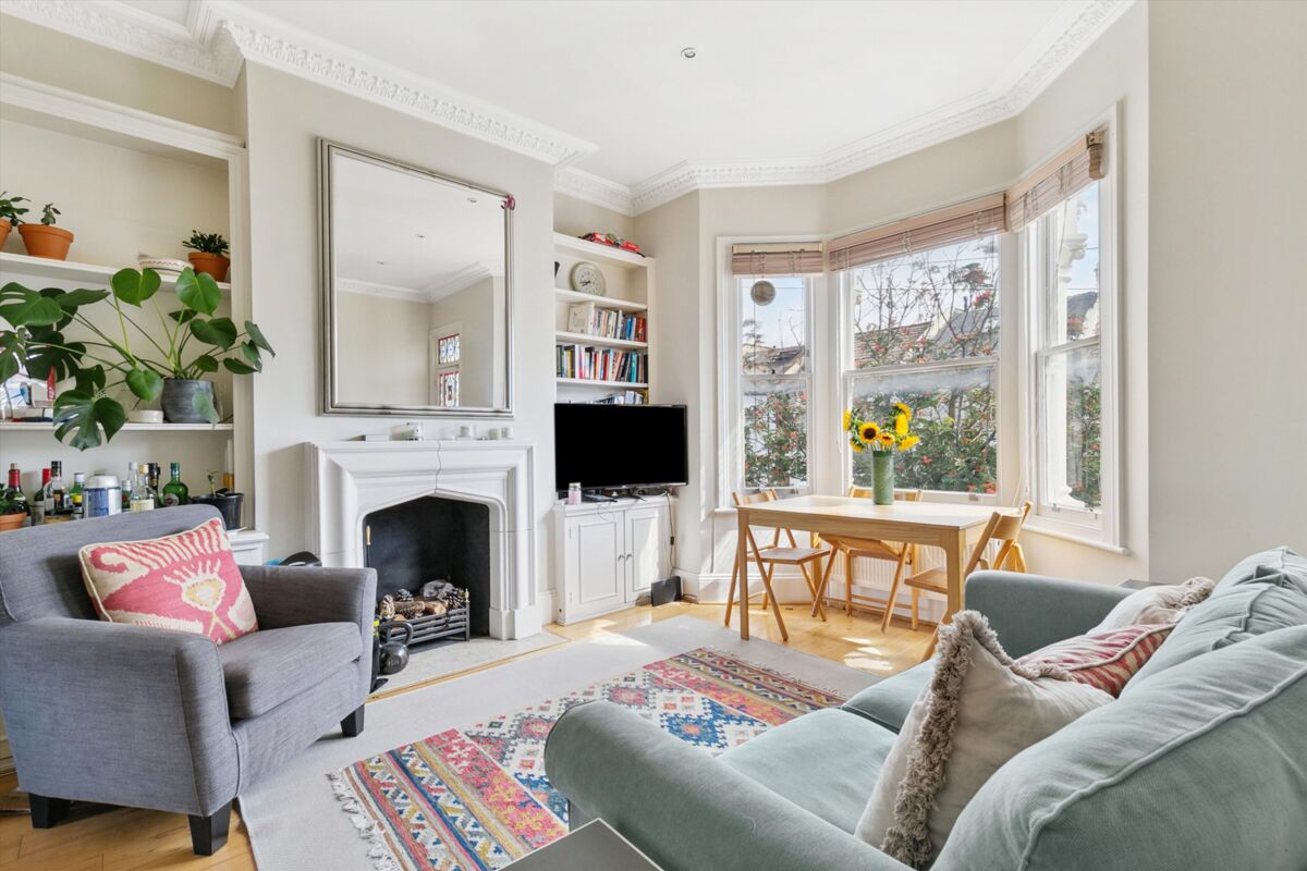 to rent in Winchendon Road, Fulham, London, SW6
