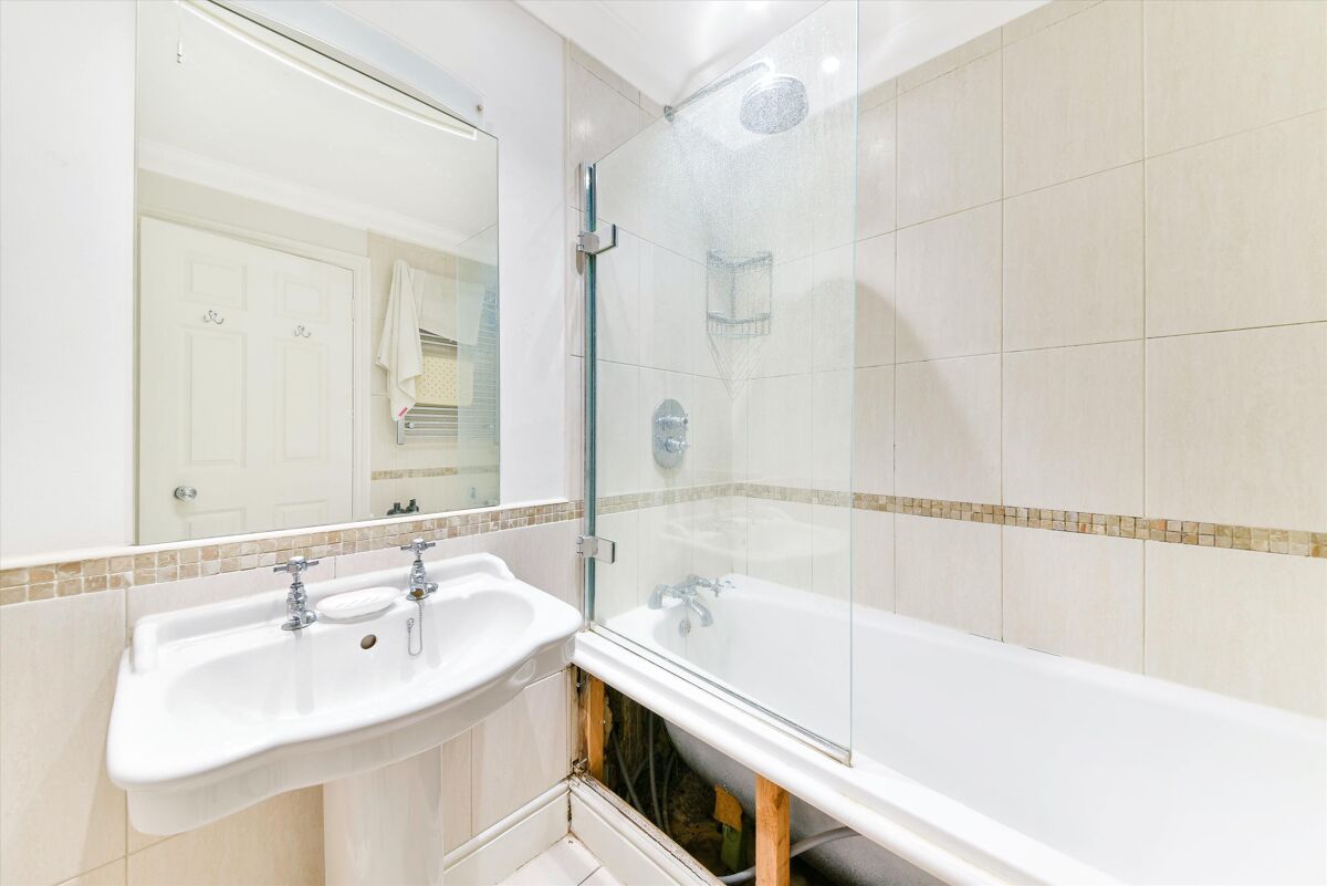 flat to rent in Parkview Court, Fulham High Street, Fulham, London, SW6