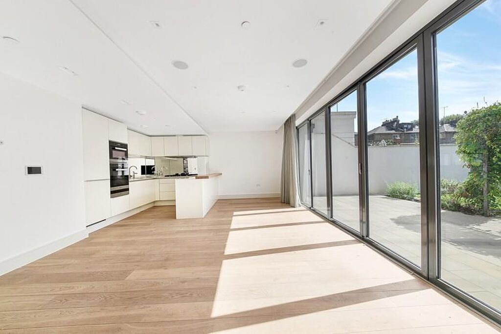 Image of Rainsborough Square, Fulham, London SW6