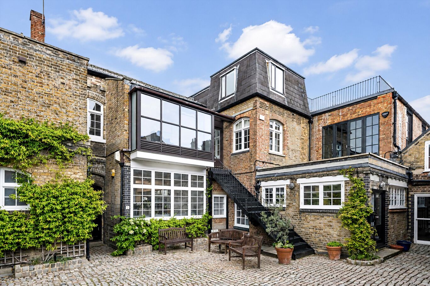Image of Burlington Lodge Studios, 48 Rigault Road, London SW6