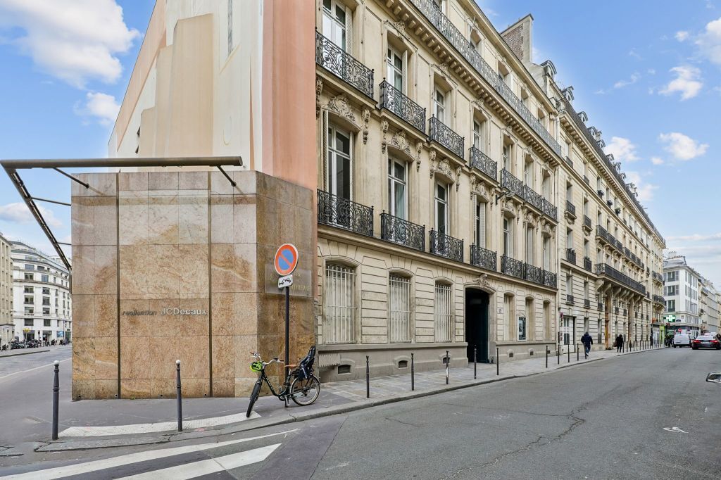 Image of 24 RUE DE PENTHIEVRE, 75008, PARIS