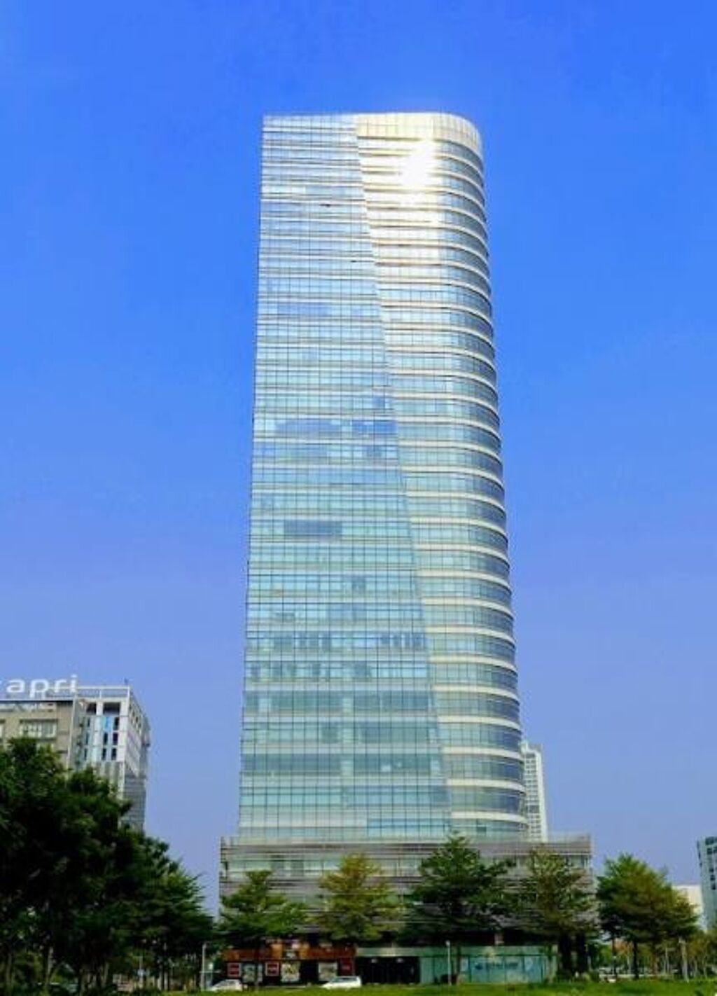 Image of Victory Tower (Petroland Tower), 12 Tan Trao, District 7, HCMC